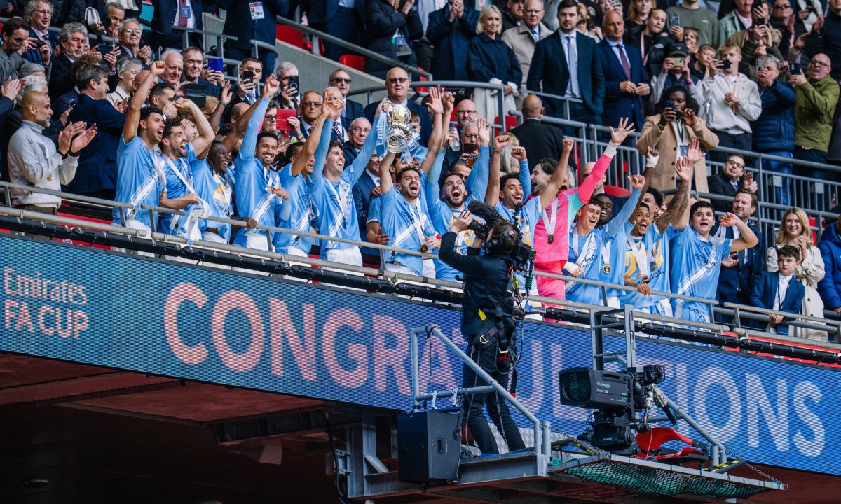 Манчестър Сити спечеля FA Cup с магически удар на Семено