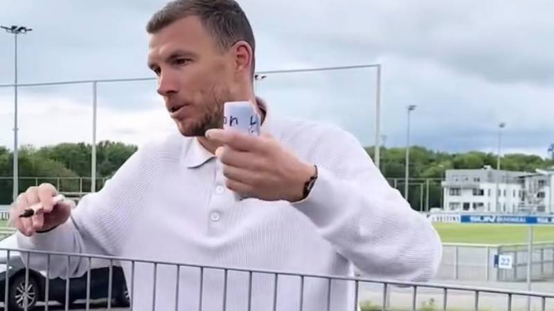 Джеоко раздразнен от прекомерния фан: "Майстър, вече си били десет пъти..."