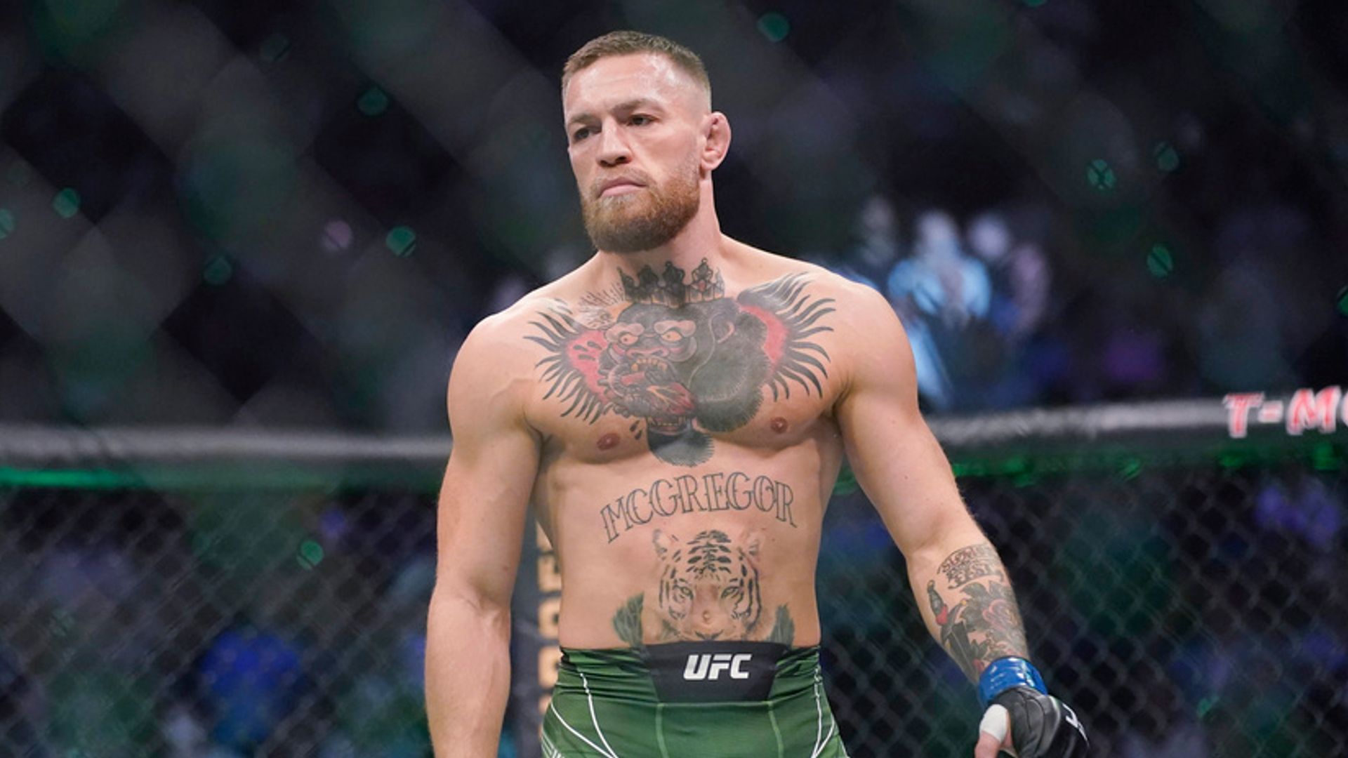 МакГрегор връщане към UFC против Холоуи в юли