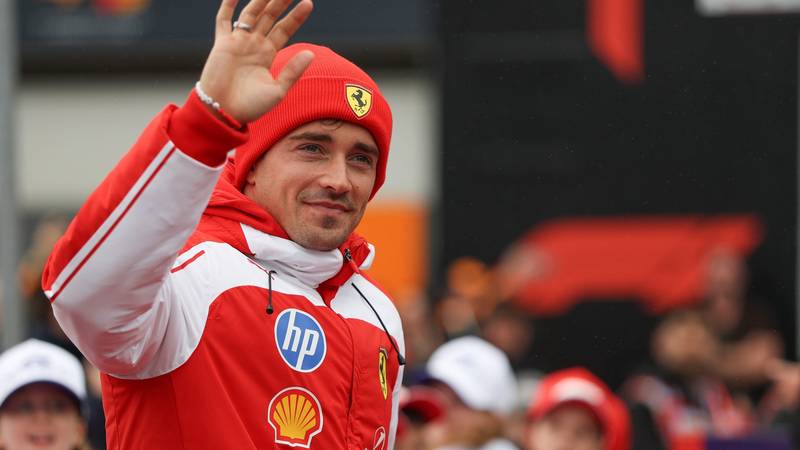 Ле Клърц остава в Ferrari: Нов договор за дълги години напред