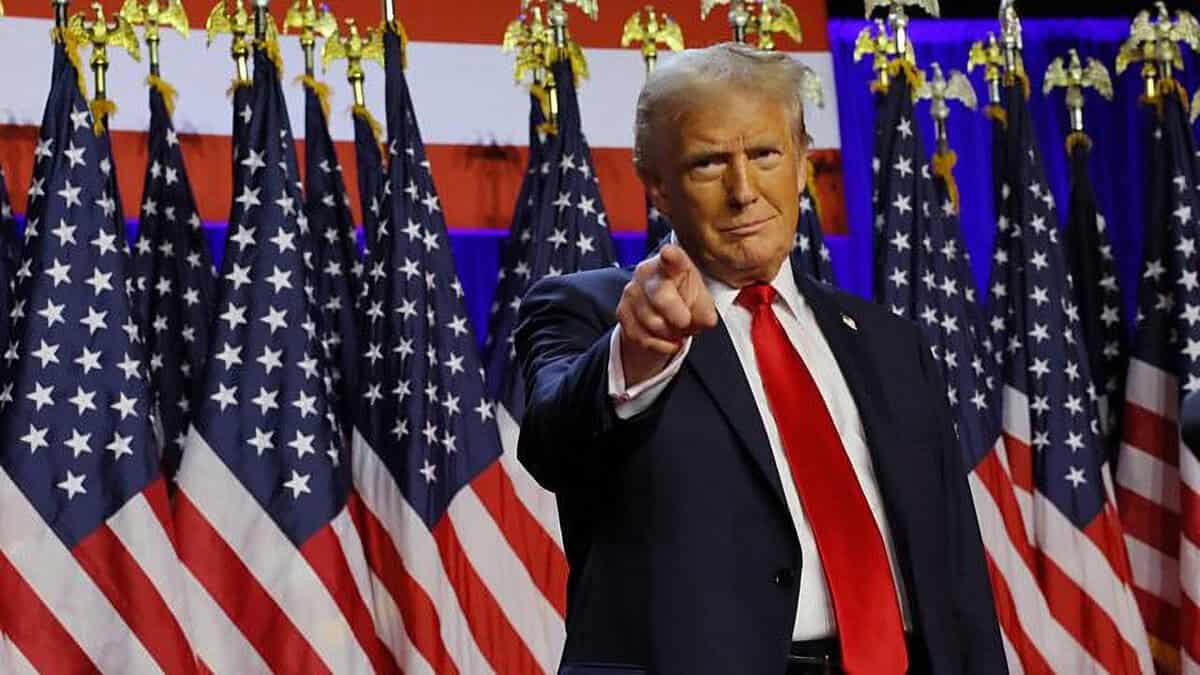 Трамп въвежда 25% данък на импорта за всички автомобили и фургона от ЕС, казвайки, че те не спазват договора