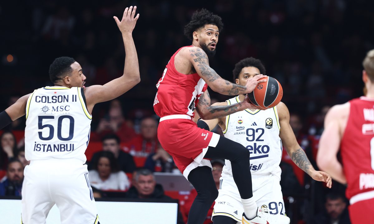 Олимпийкос сири в Final 4 с силна форма