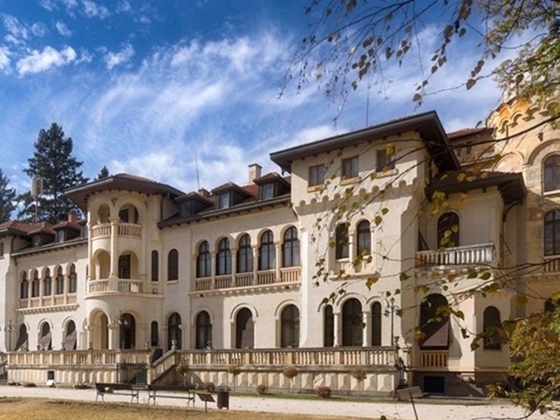 "Врана" в короната: Неразказаната история на царския дворец