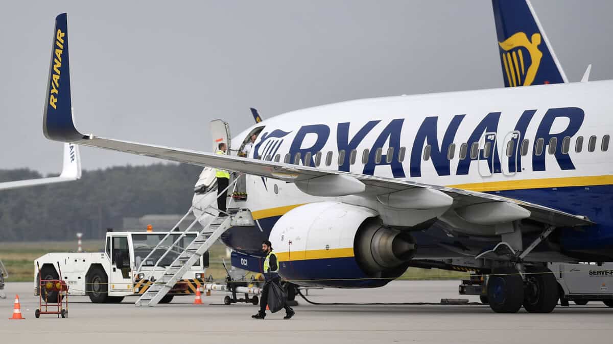 Грижите за затварянето на базата на Ryanair в Македония аэропорт се увеличават