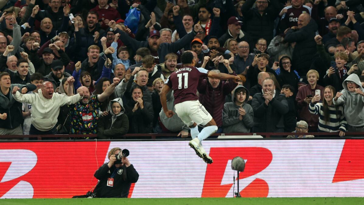 Aston Villa надминава Ливърпул в Premier League сражение