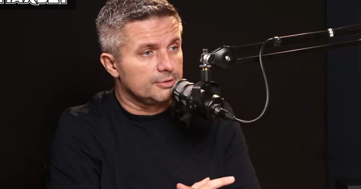 Човекът зад микрофона: Спомени за Един Авдиć