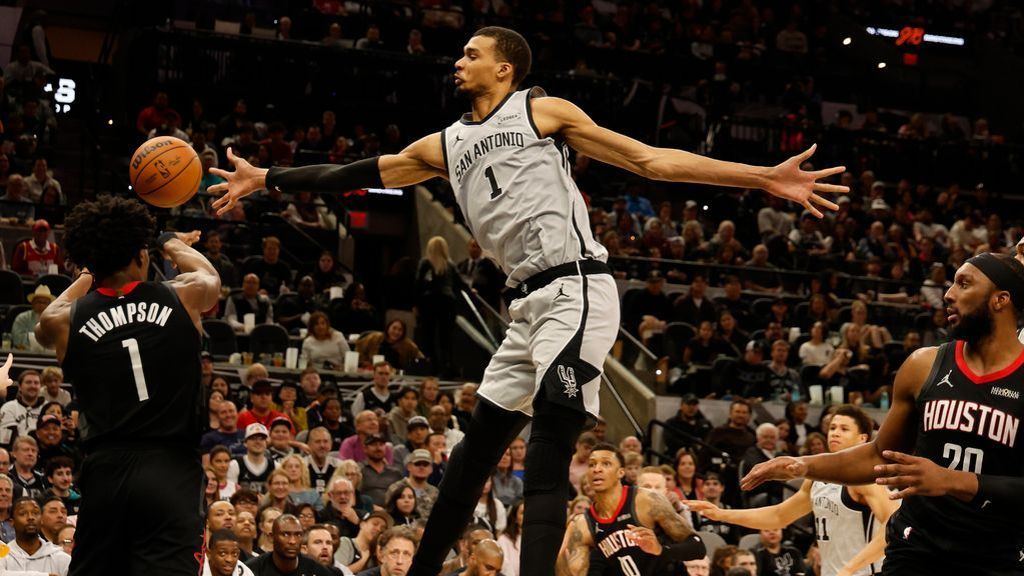 Виктор Вембаняма и Чет Холмгрен водят NBA-та All-Defensive Team