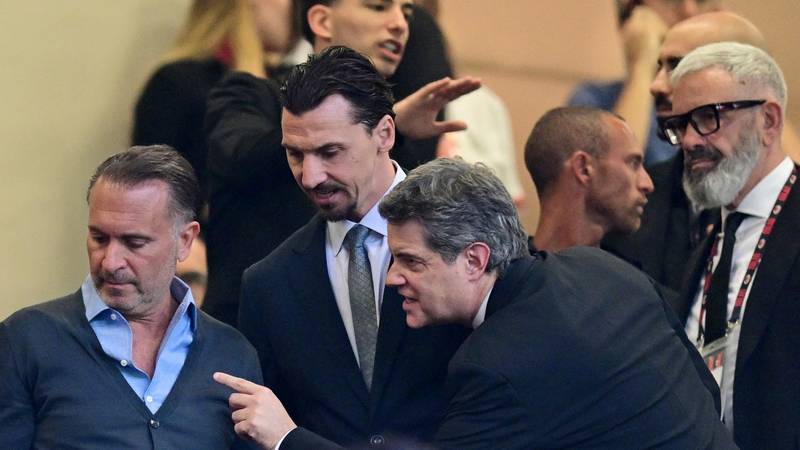 Милан е разбит от Калйари, Ибрахимович бяга от Сан Сиро сред обиди