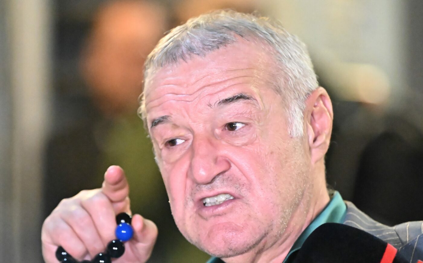 Бечали губи 2 млн. евро: Политик „се притваря за контузия"