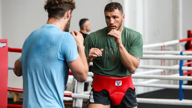 Споровете за реферско решение след прекъсването на Усик срещу Верховен
