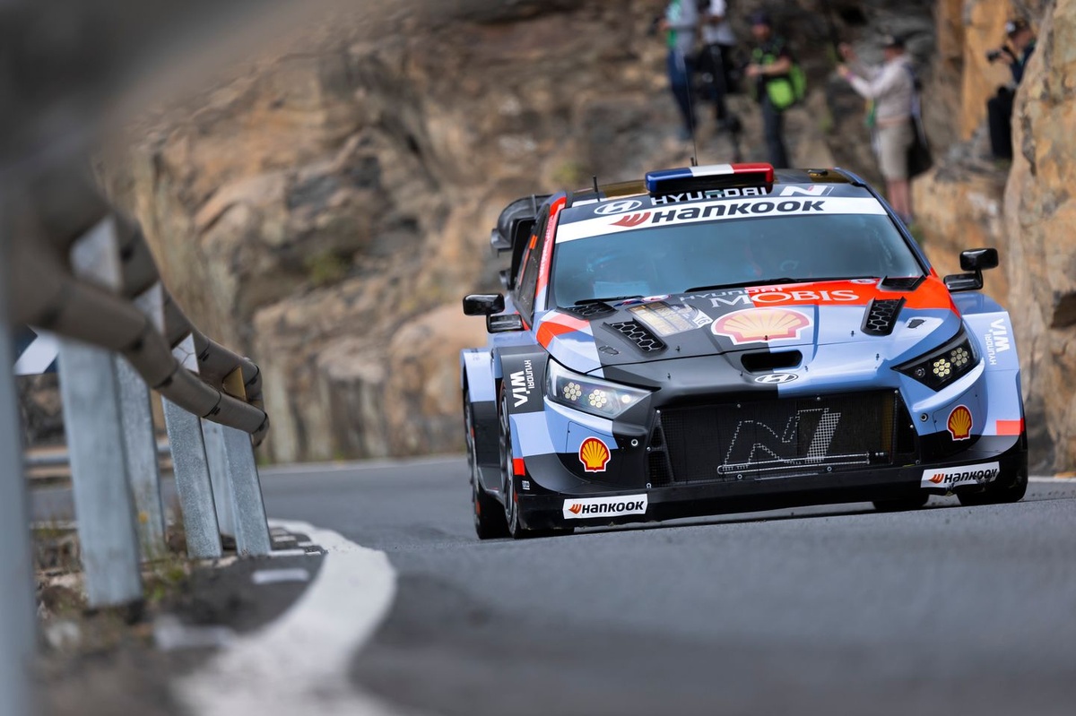 Залепената сезия на Хюндай в WRC настъпва с Ралли Португалия