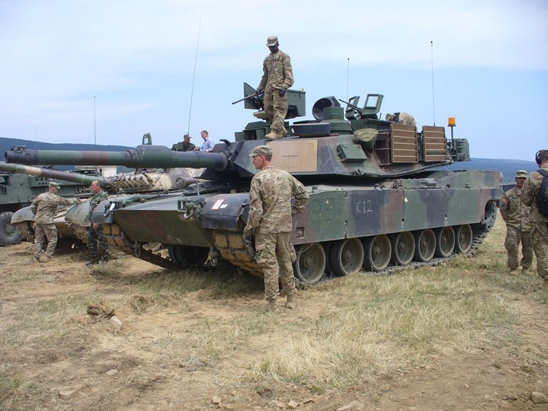 Колко са американските военни, базирани в Европа?