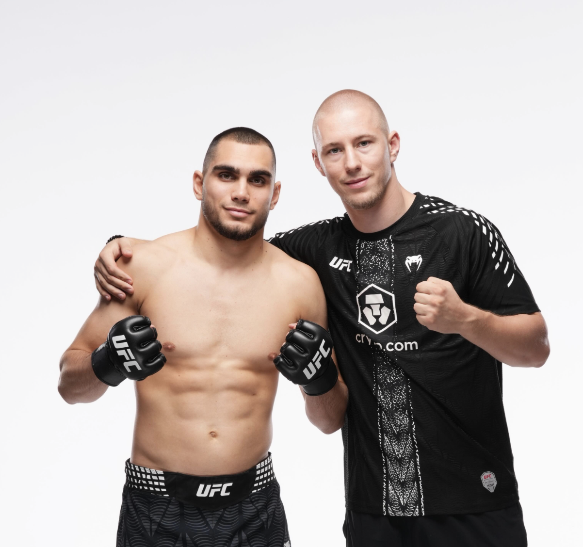 Български боец Артур Минев ще дебютира в UFC