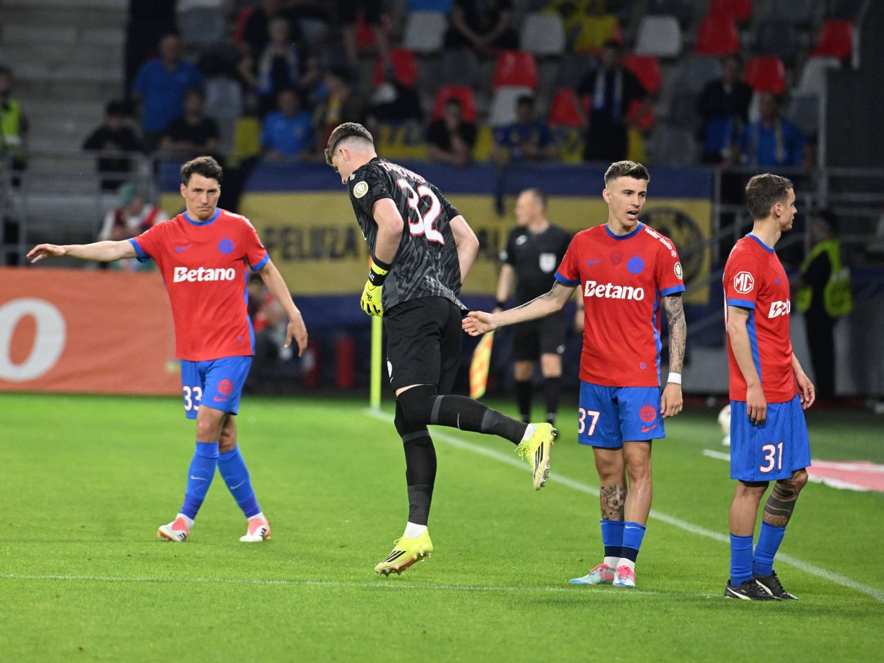 Звездата на FCSB не впечатли скаутите от Премършип Лийг: „Да тръгваме!"