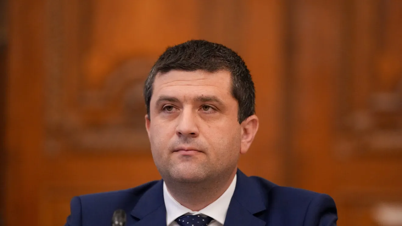 Министър Мируца се срещна с поклонниците на Стеауа, обсъждайки правата за продвижение
