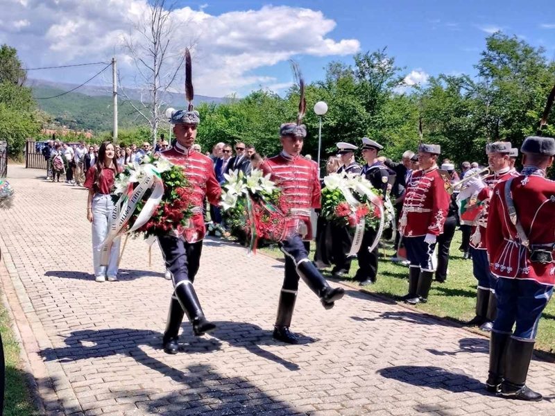 Върху Мемориалата в Ново Село, Струмица, Северна Македония, Изпълнена Е Помян за Полските Солдати