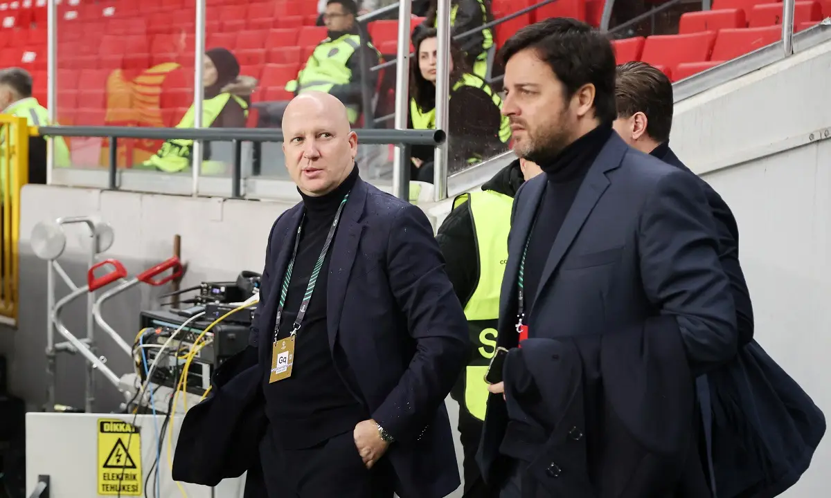AEK: Николич и Управителната Комисия на Разстояние по Превод на Игрока!