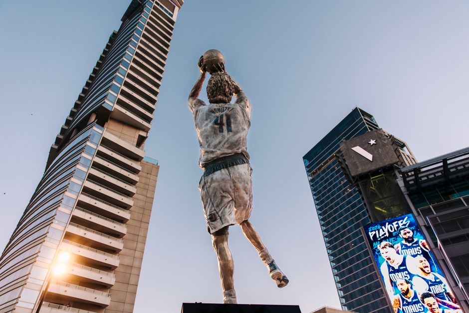 Сан Антонио Спърс и Ню Йорк Никс са на прага на историческо сблъсък в NBA Финалите