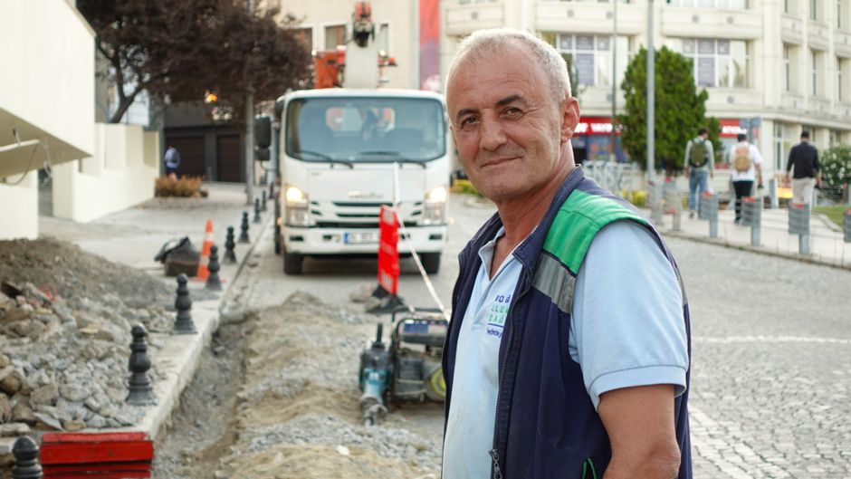 Турският депутат Метин Шен предизвика национална дискусия с дръзки коментари за Пинар Айдън